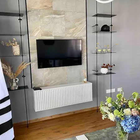 Lovely Location, Near Harbour, Restaurants,mall Lägenhet