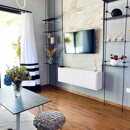 Lovely Location, Near Harbour, Restaurants,mall شقة