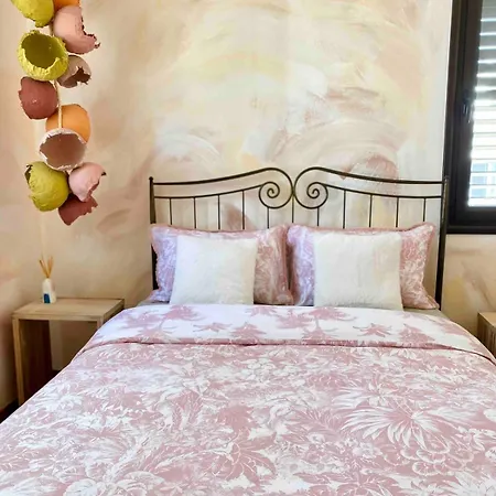 Lejlighed Lovely Location, Near Harbour, Restaurants,mall Paphos