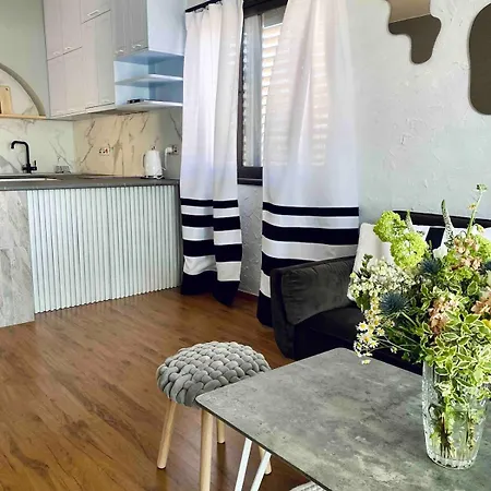 Lovely Location, Near Harbour, Restaurants,mall Lejlighed Paphos