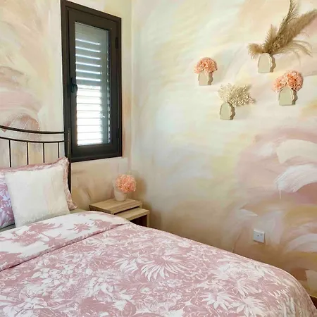 Lovely Location, Near Harbour, Restaurants,mall Lejlighed *