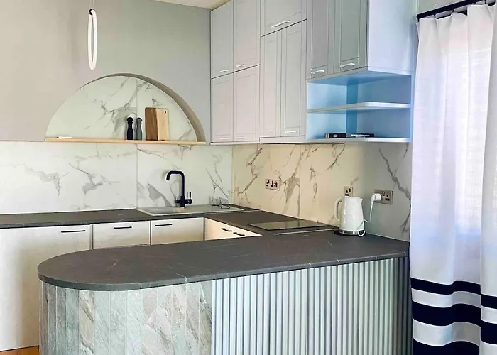 Lovely Location, Near Harbour, Restaurants,mall Apartmán