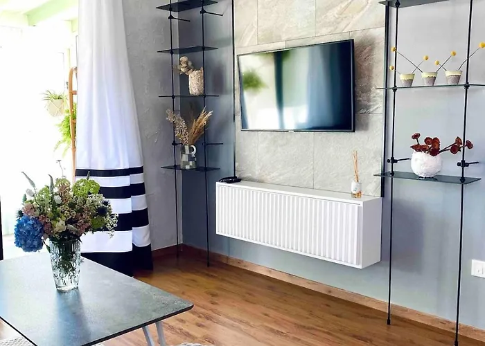 Lovely Location, Near Harbour, Restaurants,mall Apartmán