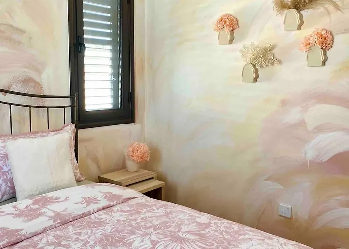 Lovely Location, Near Harbour, Restaurants,mall Apartmán *